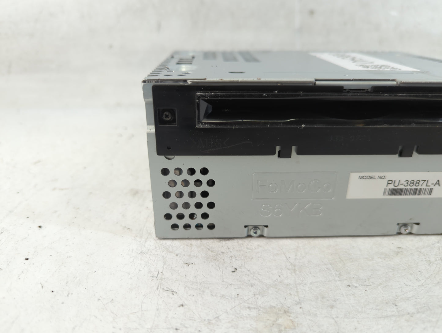 2013 Ford Edge Radio AM FM Cd Player Receiver Replacement P/N:DT4T-19C107-FA Fits OEM Used Auto Parts - Oemusedautoparts1.com