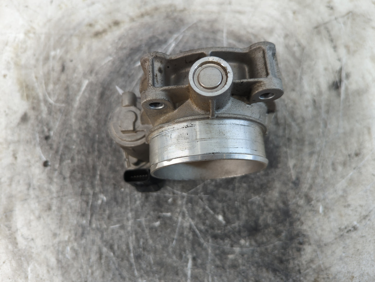 2017-2022 Chevrolet Traverse Throttle Body P/N:12670981AA Fits Fits 2012 2013 2014 2015 2016 2017 2018 2019 2020 2021 2022 OEM Used Auto Parts - Oemusedautoparts1.com