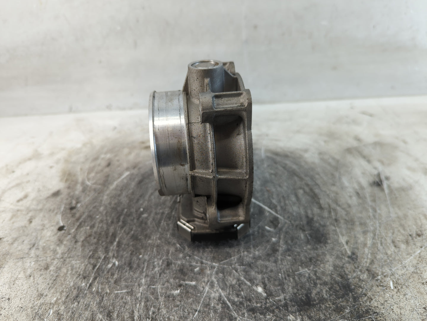 2017-2022 Chevrolet Traverse Throttle Body P/N:12670981AA Fits Fits 2012 2013 2014 2015 2016 2017 2018 2019 2020 2021 2022 OEM Used Auto Parts - Oemusedautoparts1.com