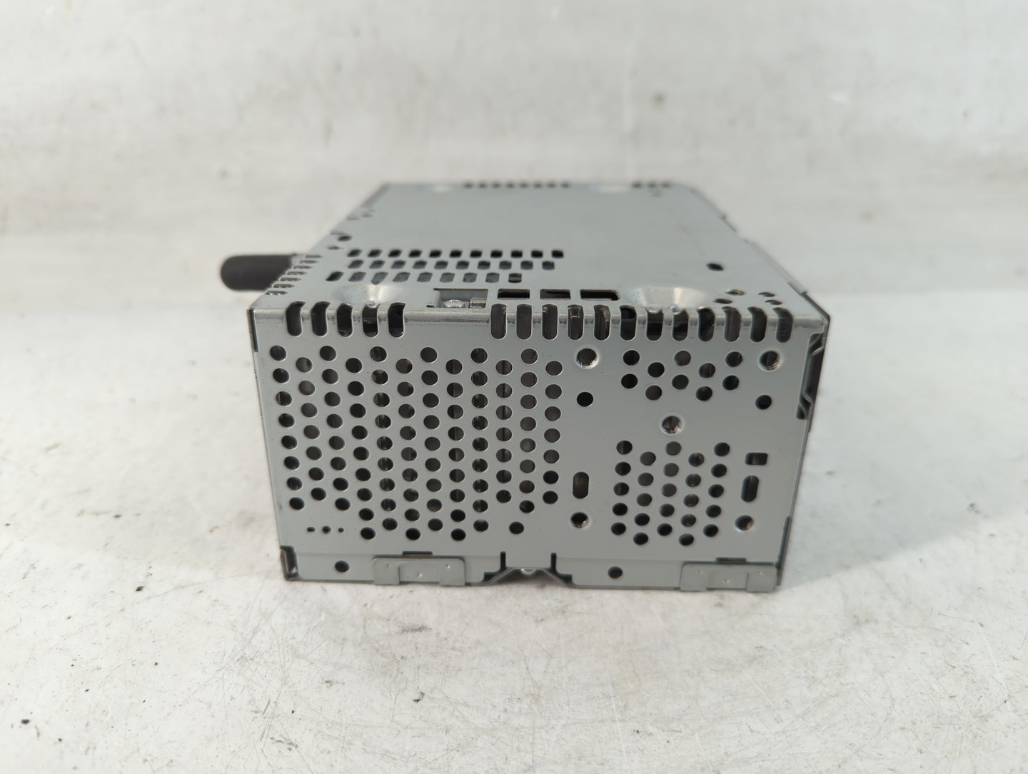 2014 Ford Explorer Radio AM FM Cd Player Receiver Replacement P/N:EBS5T-19C107-EA Fits OEM Used Auto Parts - Oemusedautoparts1.com