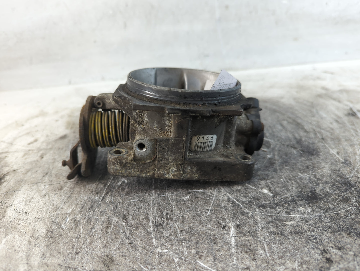 2001-2002 Chevrolet Express 2500 Throttle Body Fits Fits 2000 2001 2002 OEM Used Auto Parts - Oemusedautoparts1.com