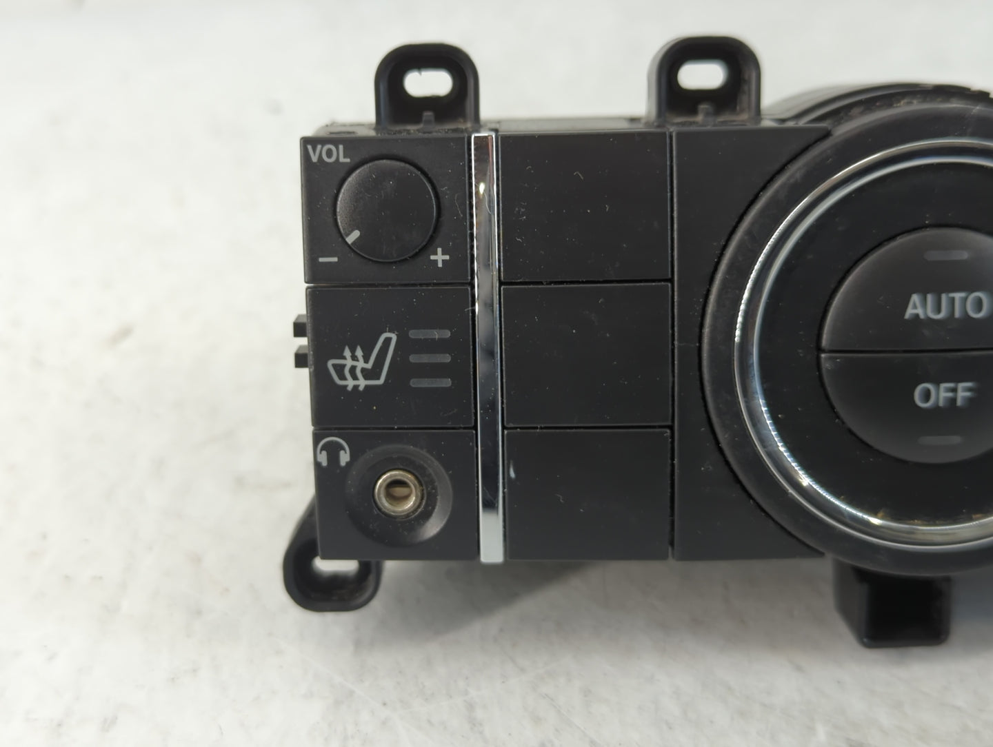 2007-2008 Mercedes-Benz R350 Climate Control Module Temperature AC/Heater Replacement P/N:A 164 820 96 89 Fits Fits 2007 2008 OEM Used Auto Parts - Oemusedautoparts1.com