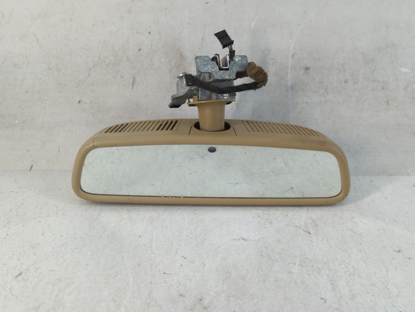 2007-2009 Mercedes-Benz R320 Interior Rear View Mirror Replacement OEM P/N:E11025902 Fits Fits 2007 2008 2009 2010 OEM Used Auto Parts