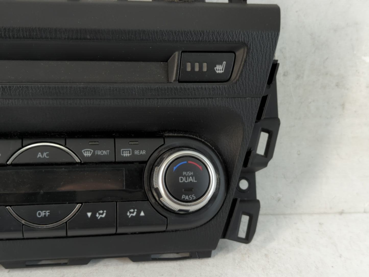 2017-2018 Mazda 3 Climate Control Module Temperature AC/Heater Replacement P/N:K4000 VPGALH-18C612-FD Fits Fits 2017 2018 OEM Used Auto Parts