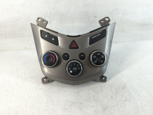 2013 Chevrolet Sonic Climate Control Module Temperature AC/Heater Replacement P/N:95104394 Fits OEM Used Auto Parts