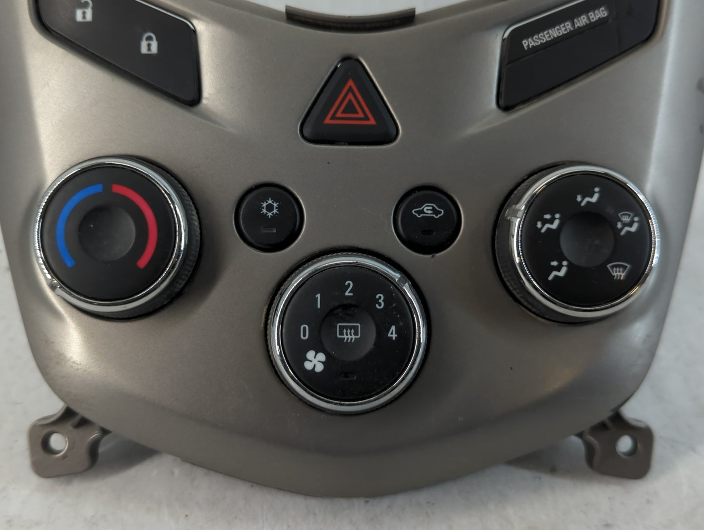 2013 Chevrolet Sonic Climate Control Module Temperature AC/Heater Replacement P/N:95104394 Fits OEM Used Auto Parts