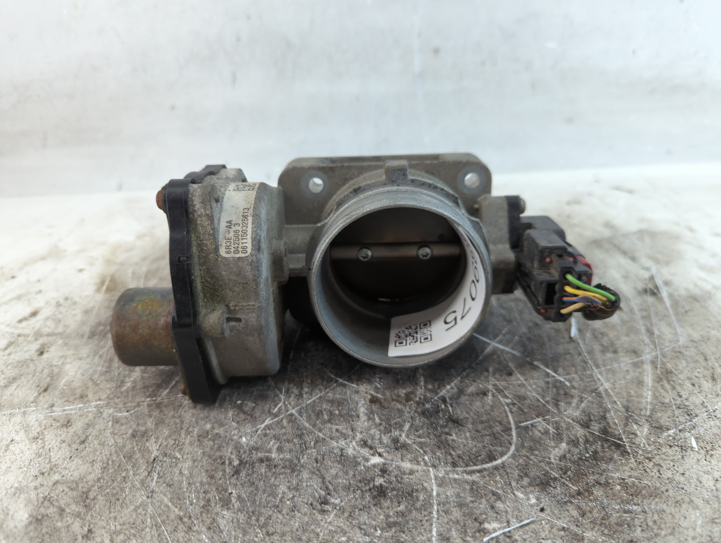 2004-2010 Ford Explorer Throttle Body P/N:042506 3 6R3E-AA Fits OEM Used Auto Parts - Oemusedautoparts1.com