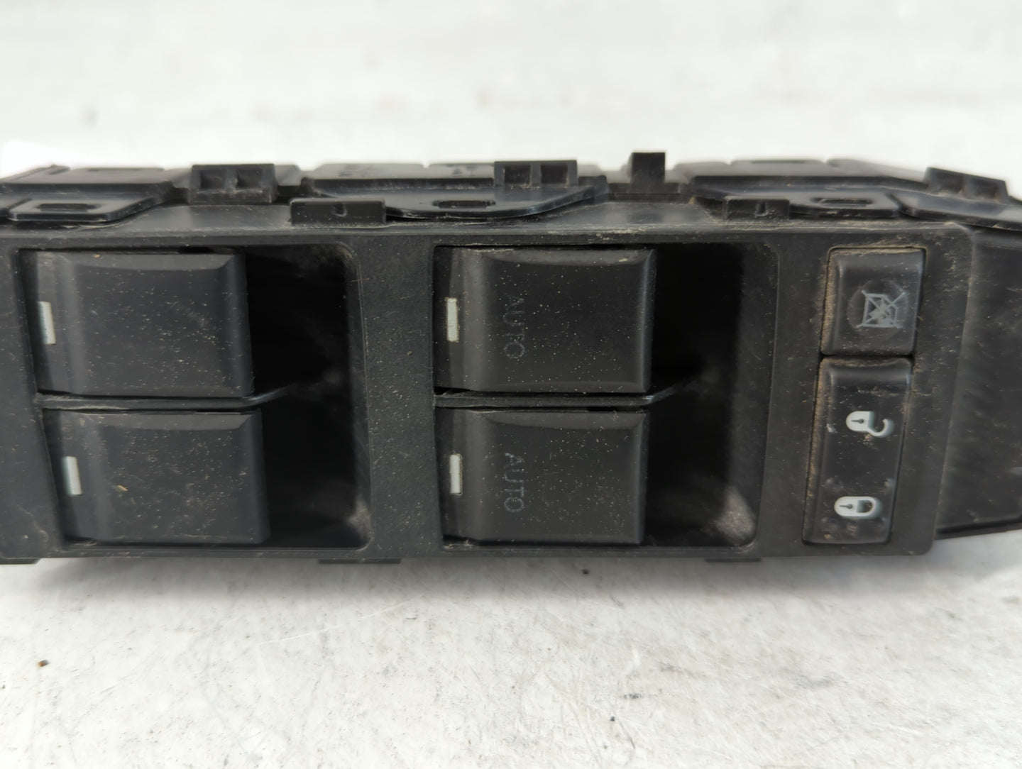 2011-2014 Chrysler 200 Master Power Window Switch Replacement Driver Side Left P/N:04602925AA Fits Fits 2011 2012 2013 2014 OEM Used Auto Parts - Oemusedautoparts1.com