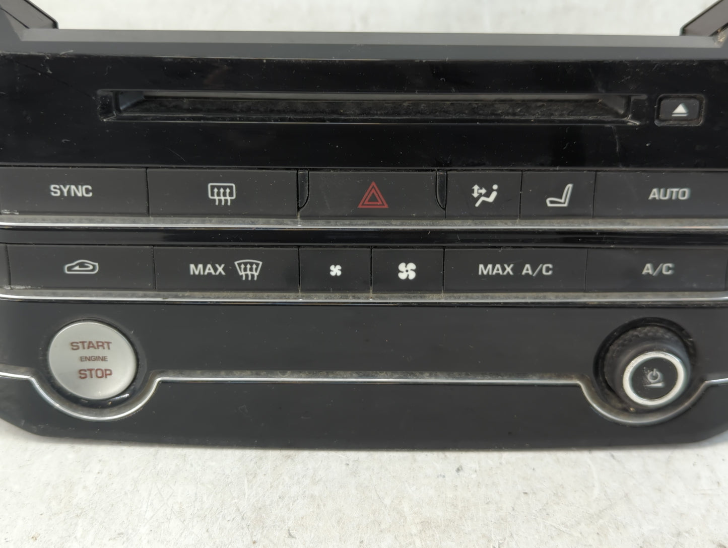 2019-2020 Jaguar F-Pace Climate Control Module Temperature AC/Heater Replacement P/N:KK83-18C858-NB Fits Fits 2018 2019 2020 OEM Used Auto Parts