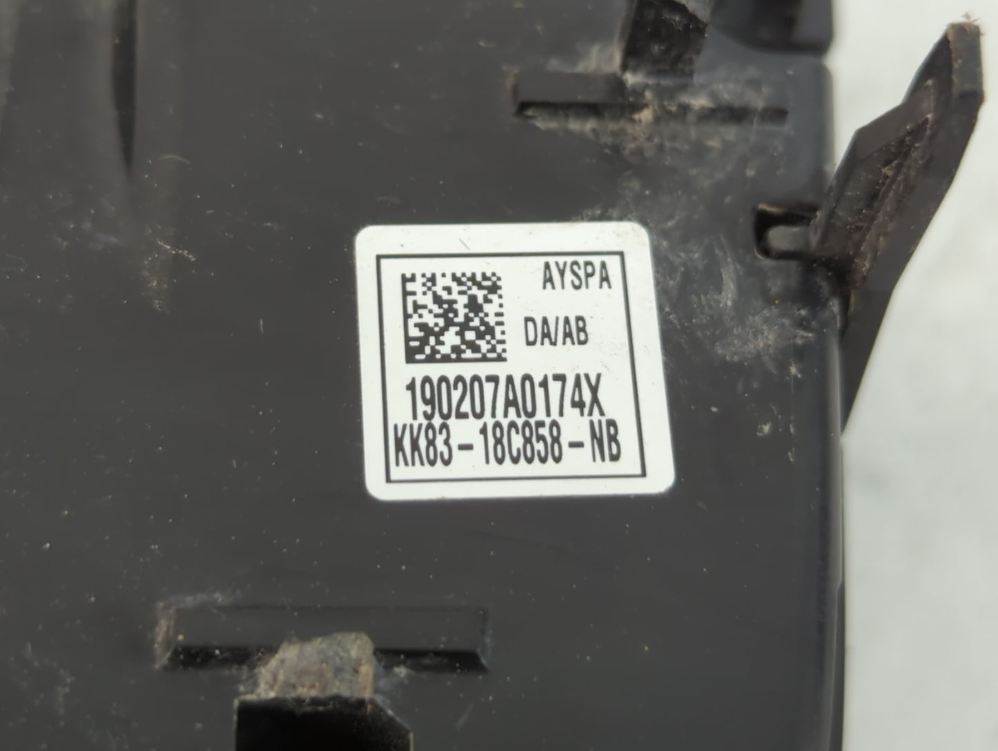 2019-2020 Jaguar F-Pace Climate Control Module Temperature AC/Heater Replacement P/N:KK83-18C858-NB Fits Fits 2018 2019 2020 OEM Used Auto Parts