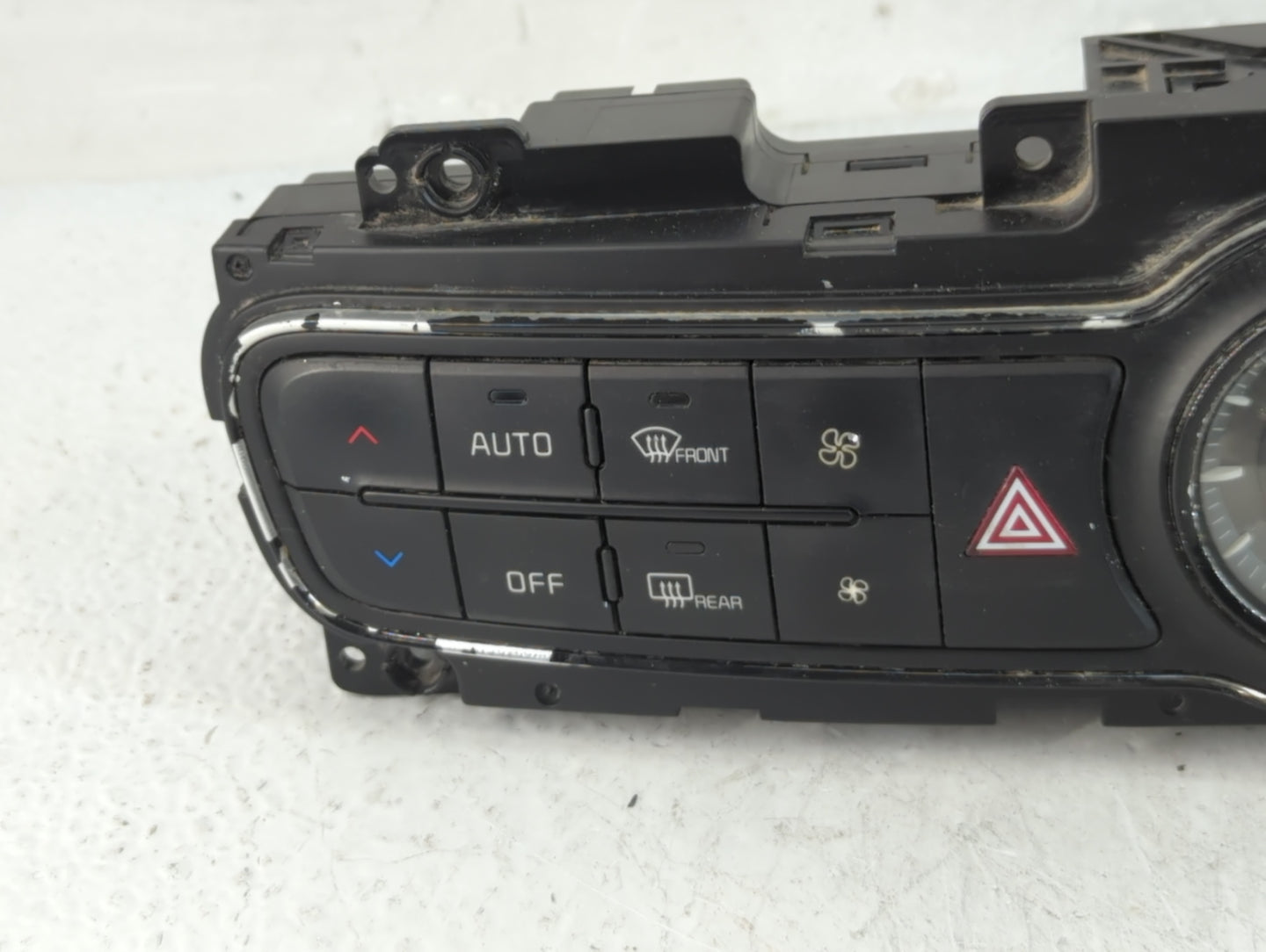 2014-2016 Kia Cadenza Climate Control Module Temperature AC/Heater Replacement P/N:972503RGF0 Fits Fits 2014 2015 2016 OEM Used Auto Parts - Oemusedautoparts1.com
