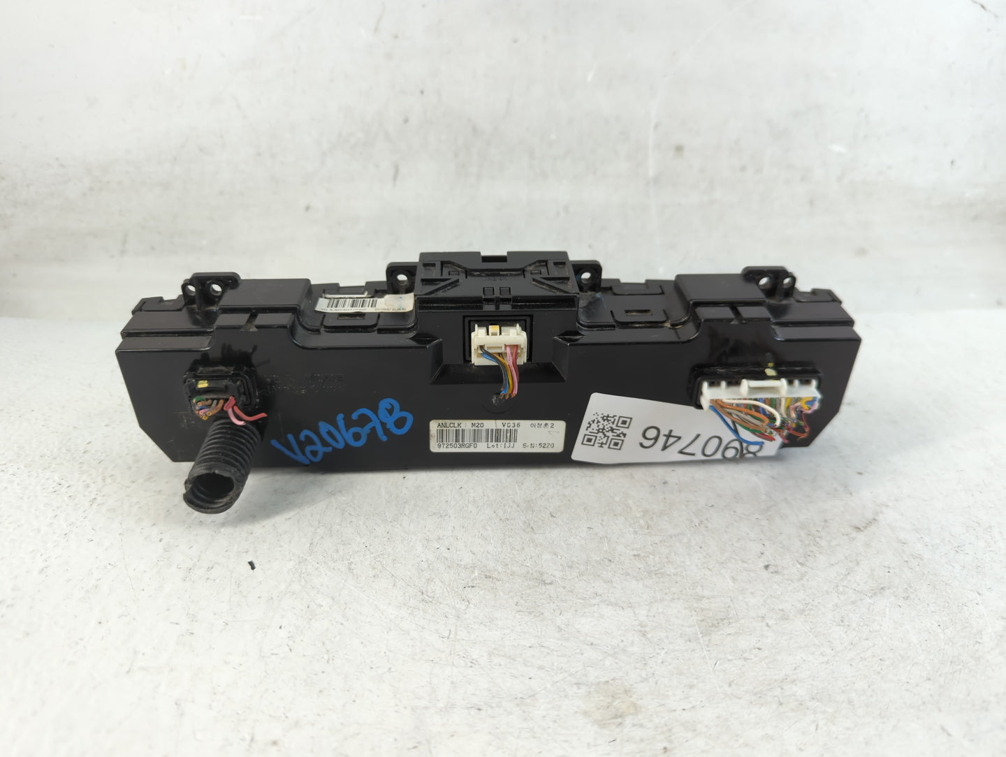2014-2016 Kia Cadenza Climate Control Module Temperature AC/Heater Replacement P/N:972503RGF0 Fits Fits 2014 2015 2016 OEM Used Auto Parts - Oemusedautoparts1.com