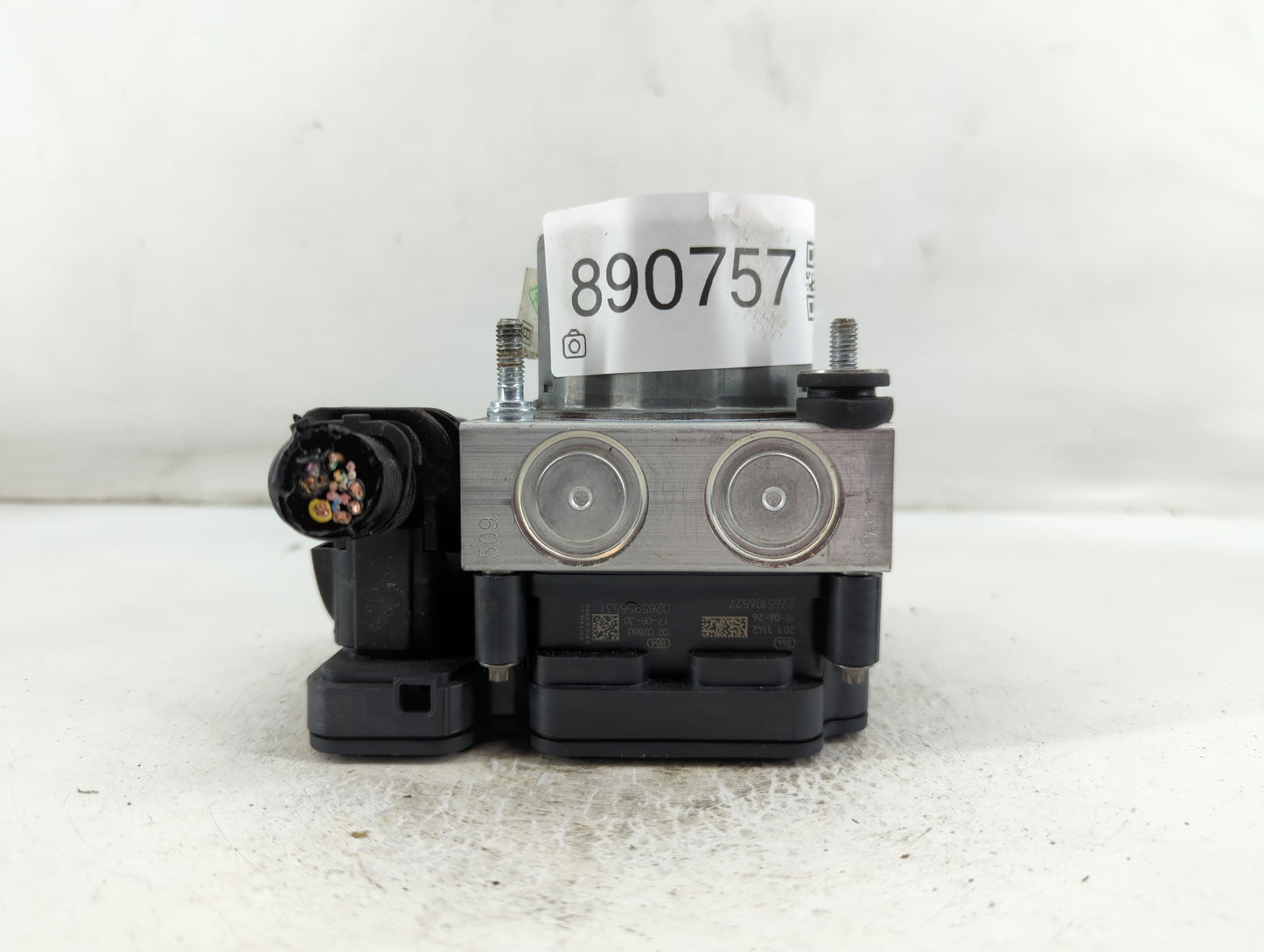 2017 Nissan Rogue ABS Pump Control Module Replacement P/N:47660 6FL4A Fits OEM Used Auto Parts - Oemusedautoparts1.com