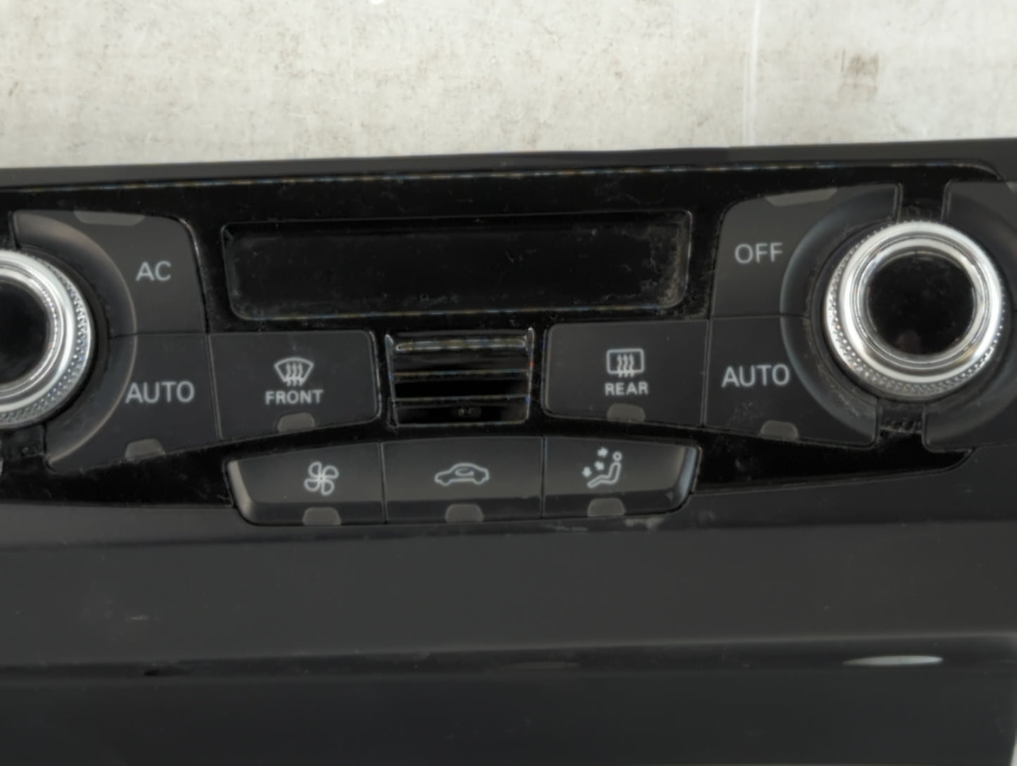 2010-2013 Audi A5 Climate Control Module Temperature AC/Heater Replacement P/N:8K1 820 043 T Fits Fits 2009 2010 2011 2012 2013 OEM Used Auto Parts - Oemusedautoparts1.com