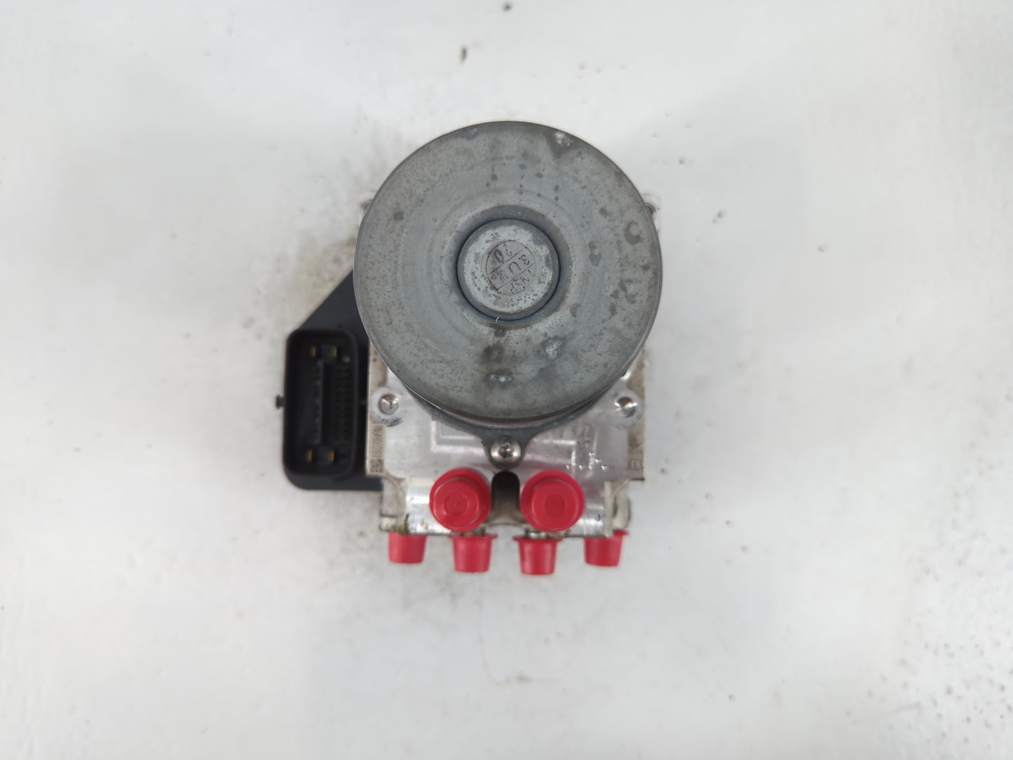 2016-2017 Infiniti Q50 ABS Pump Control Module Replacement P/N:47660 4GH0A Fits Fits 2016 2017 OEM Used Auto Parts - Oemusedautoparts1.com