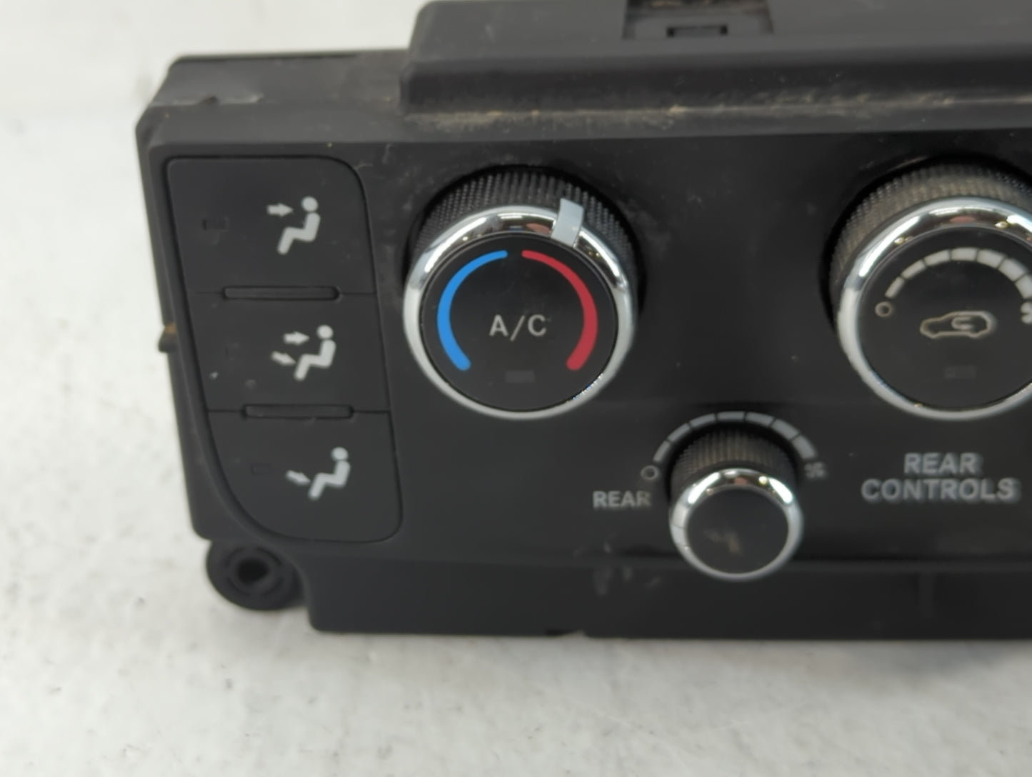 2015 Dodge Caravan Climate Control Module Temperature AC/Heater Replacement P/N:P55111240AI Fits OEM Used Auto Parts