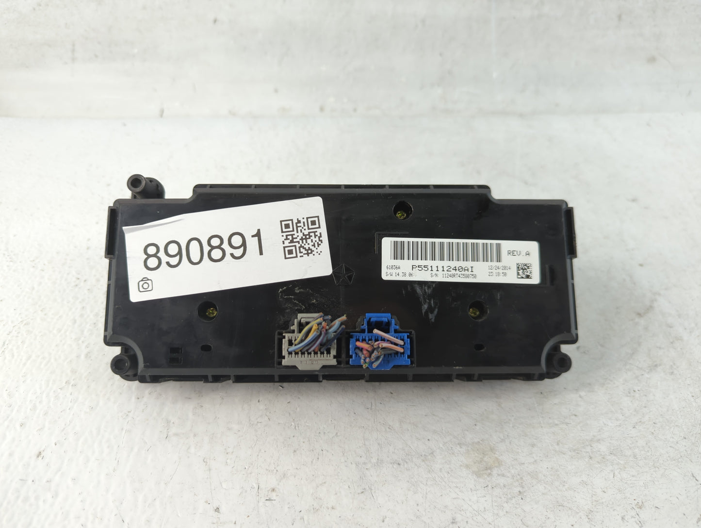 2015 Dodge Caravan Climate Control Module Temperature AC/Heater Replacement P/N:P55111240AI Fits OEM Used Auto Parts