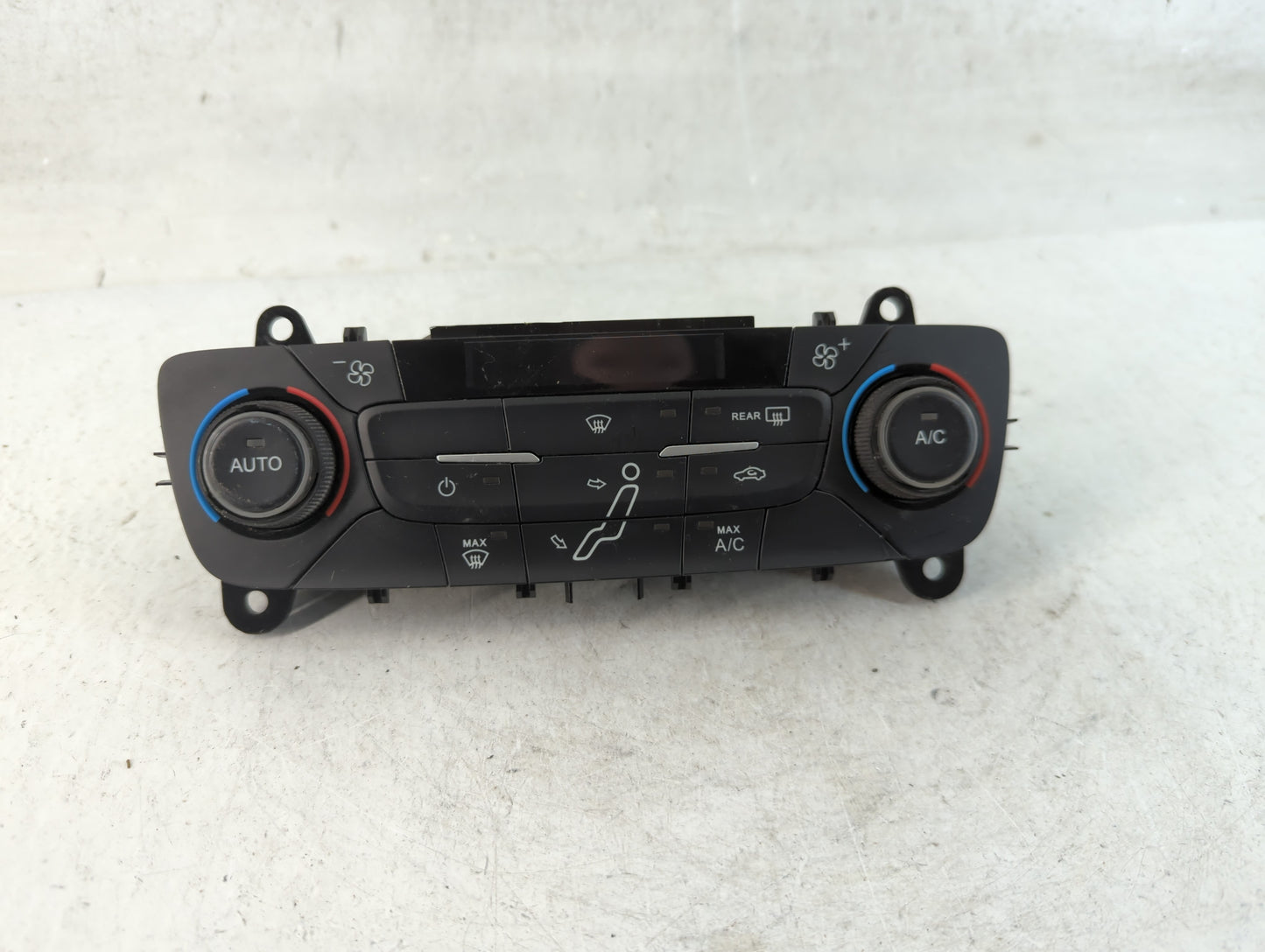 2015-2018 Ford Focus Climate Control Module Temperature AC/Heater Replacement P/N:F1ET-18C612-AJ Fits Fits 2015 2016 2017 2018 OEM Used Auto Parts - Oemusedautoparts1.com