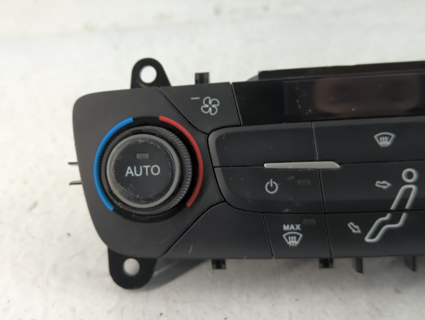 2015-2018 Ford Focus Climate Control Module Temperature AC/Heater Replacement P/N:F1ET-18C612-AJ Fits Fits 2015 2016 2017 2018 OEM Used Auto Parts - Oemusedautoparts1.com