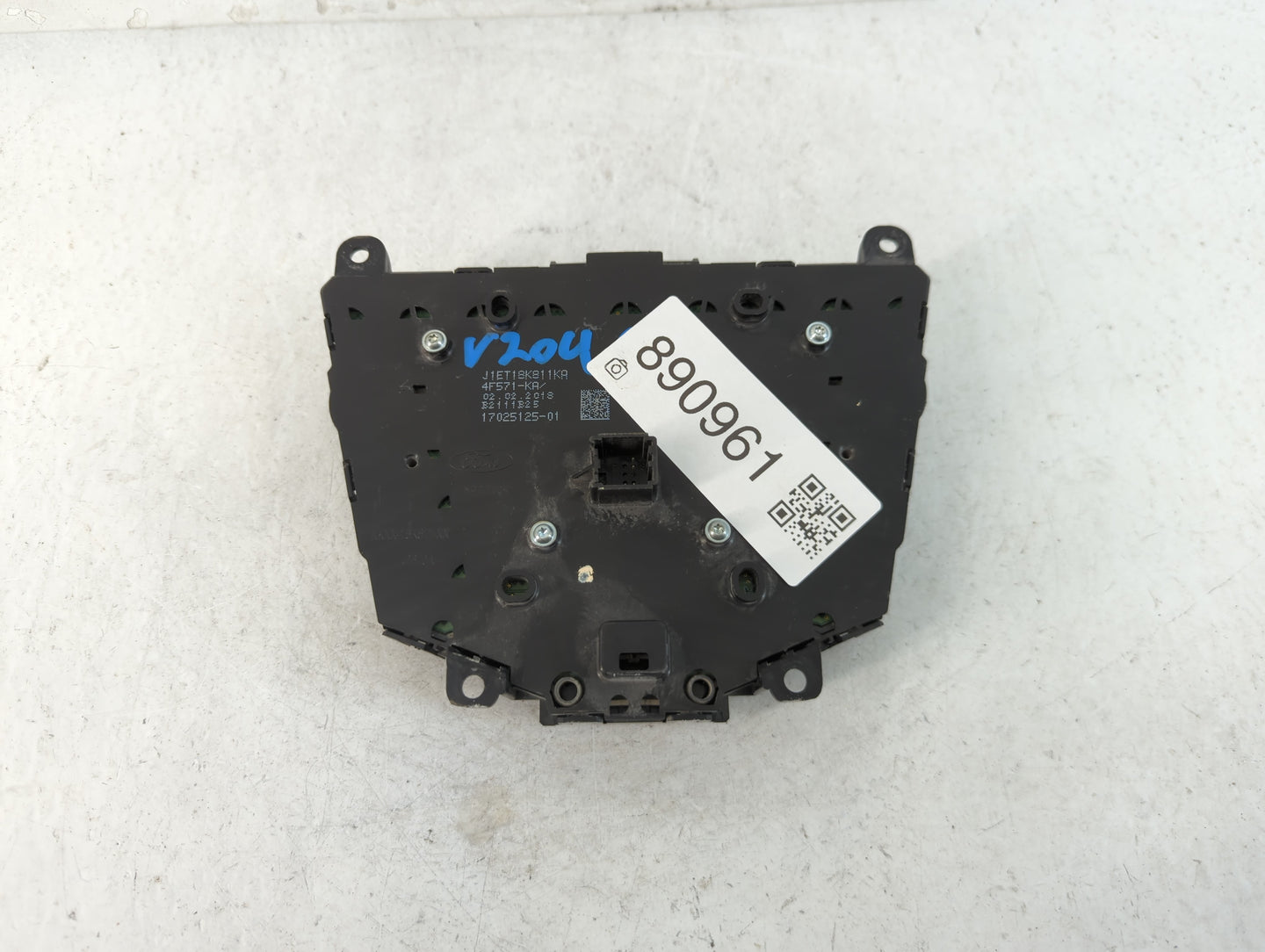 2015-2018 Ford Focus Radio AM FM Cd Player Receiver Replacement P/N:17025125-01 J1ET18K811KA Fits Fits 2015 2016 2017 2018 2019 OEM Used Auto Parts - Oemusedautoparts1.com