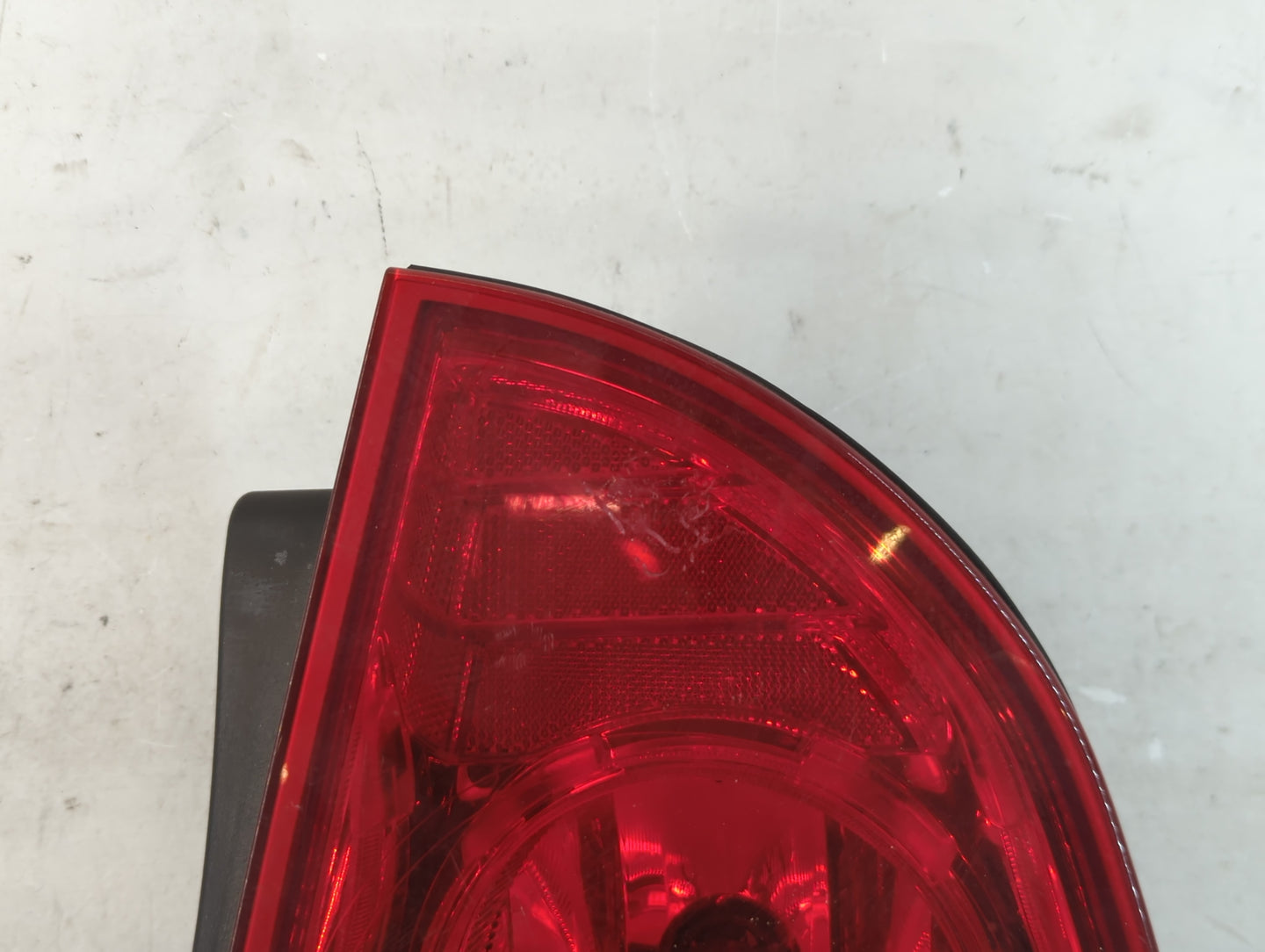 2010 Chevrolet Malibu Tail Light Assembly Passenger Right OEM P/N:992-4050-065 220-0814-096 Fits OEM Used Auto Parts - Oemusedautoparts1.com