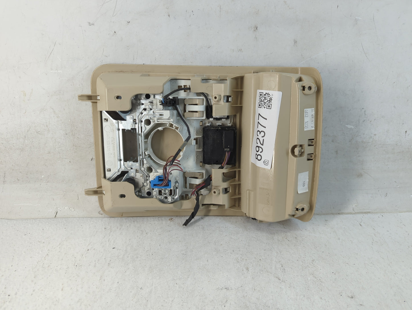 2014 Volkswagen Passat Overhead Roof Console - Oemusedautoparts1.com