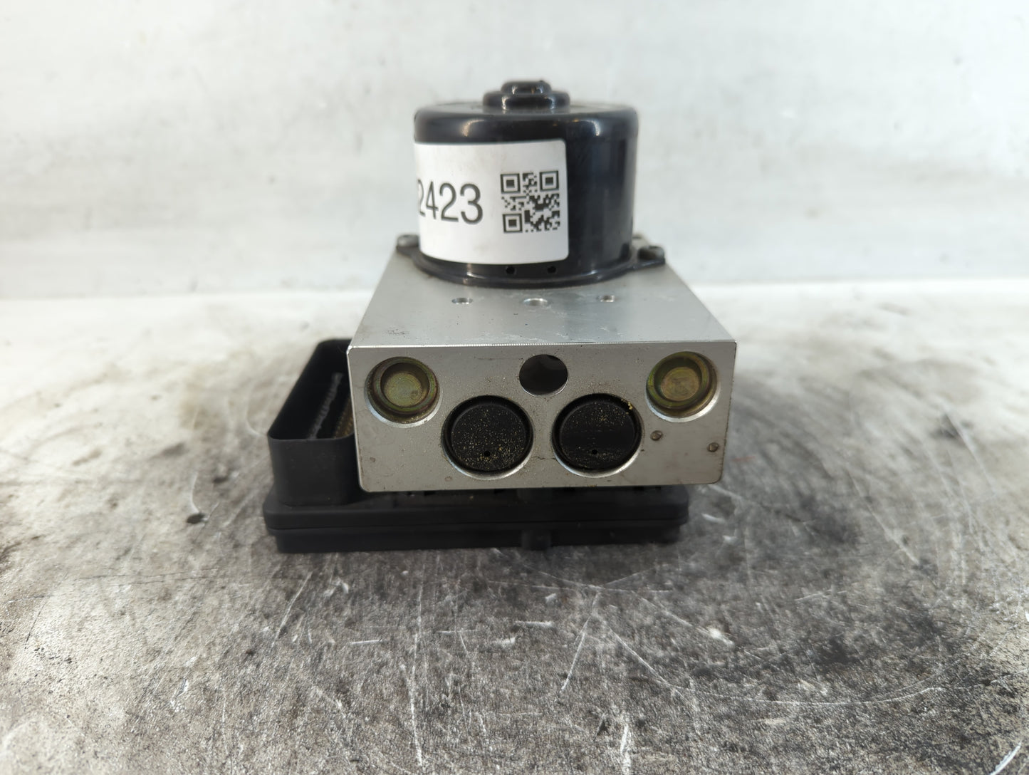 2004-2005 Mercedes-Benz C230 ABS Pump Control Module Replacement P/N:A 004 431 29 12 Q03 Fits Fits 2003 2004 2005 OEM Used Auto Parts