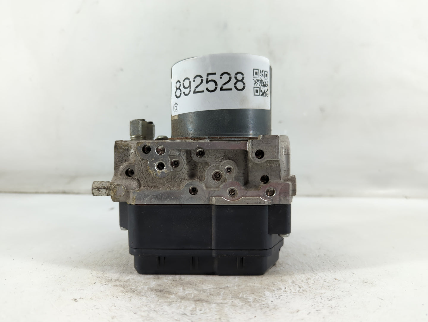 2015 Infiniti Qx60 ABS Pump Control Module Replacement P/N:133000-1600 47660 9NB0A Fits OEM Used Auto Parts - Oemusedautoparts1.com