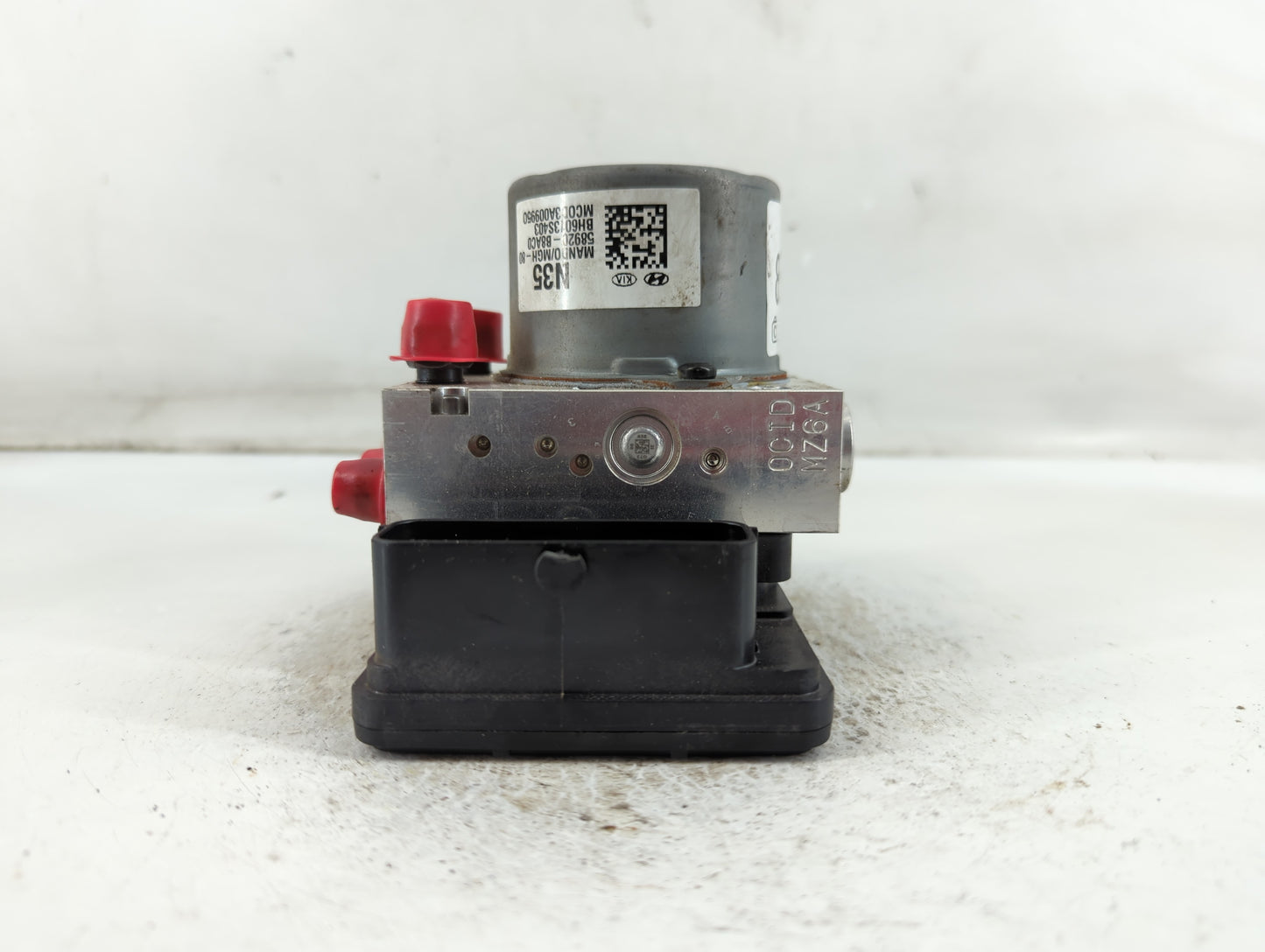 2017-2018 Hyundai Santa Fe ABS Pump Control Module Replacement P/N:58920-B8AC0 Fits Fits 2017 2018 OEM Used Auto Parts - Oemusedautoparts1.com