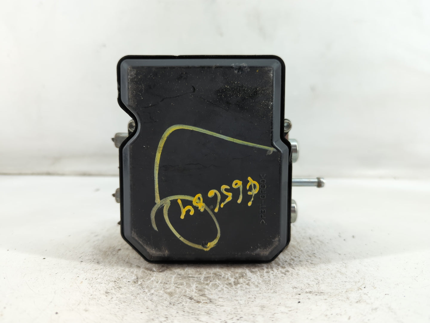 2013 Nissan Leaf ABS Pump Control Module Replacement P/N:33130549 Fits OEM Used Auto Parts - Oemusedautoparts1.com