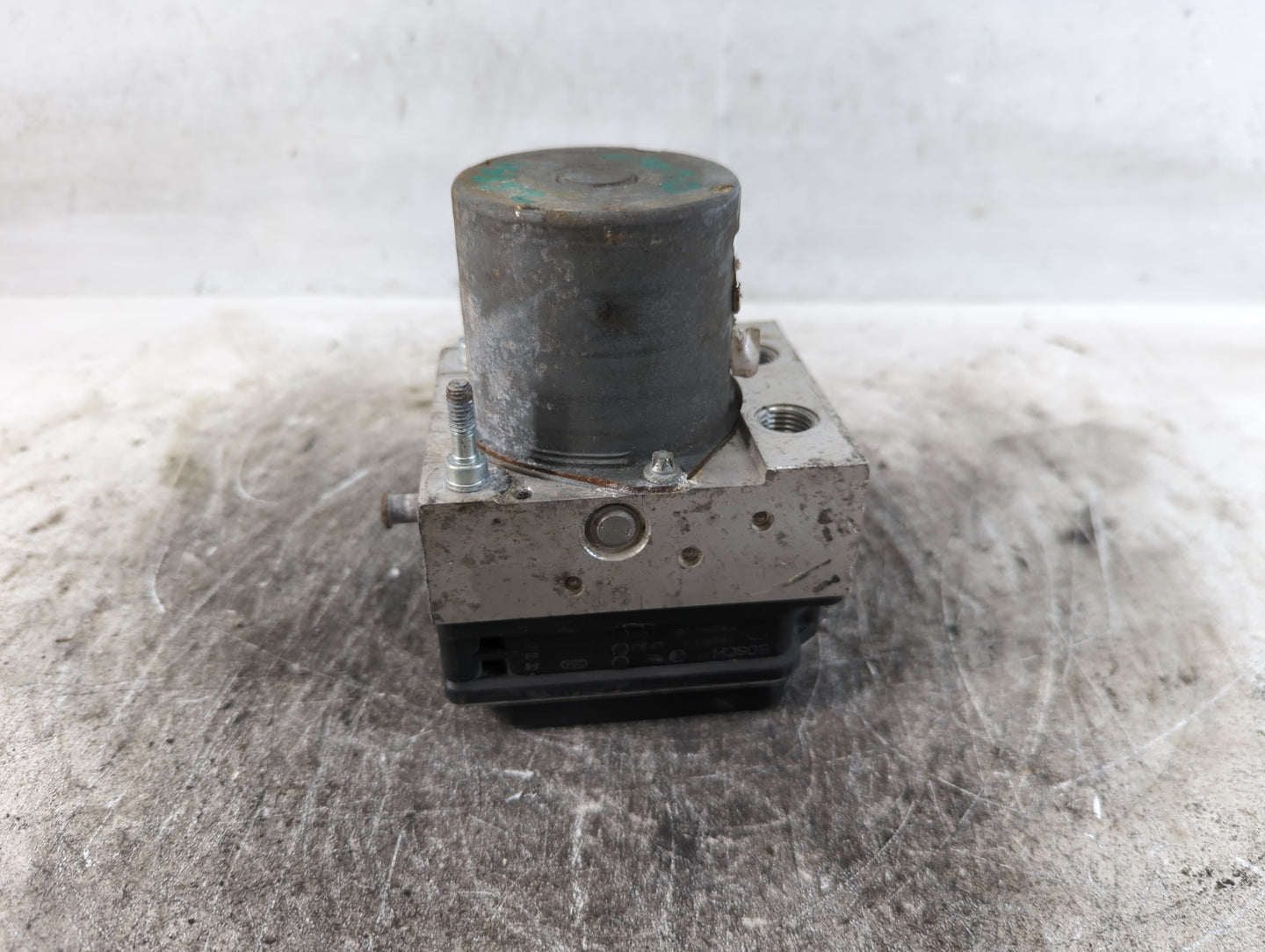 2010-2012 Ford Taurus ABS Pump Control Module Replacement P/N:BG13-2C405-AC Fits Fits 2010 2011 2012 OEM Used Auto Parts - Oemusedautoparts1.com