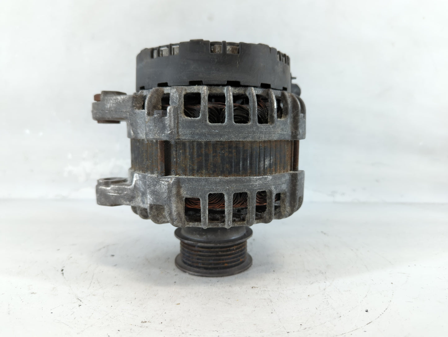 2016-2017 Volvo Xc60 Alternator Replacement Generator Charging Assembly Engine OEM P/N:31489212 Fits Fits 2016 2017 2018 OEM Used Auto Parts