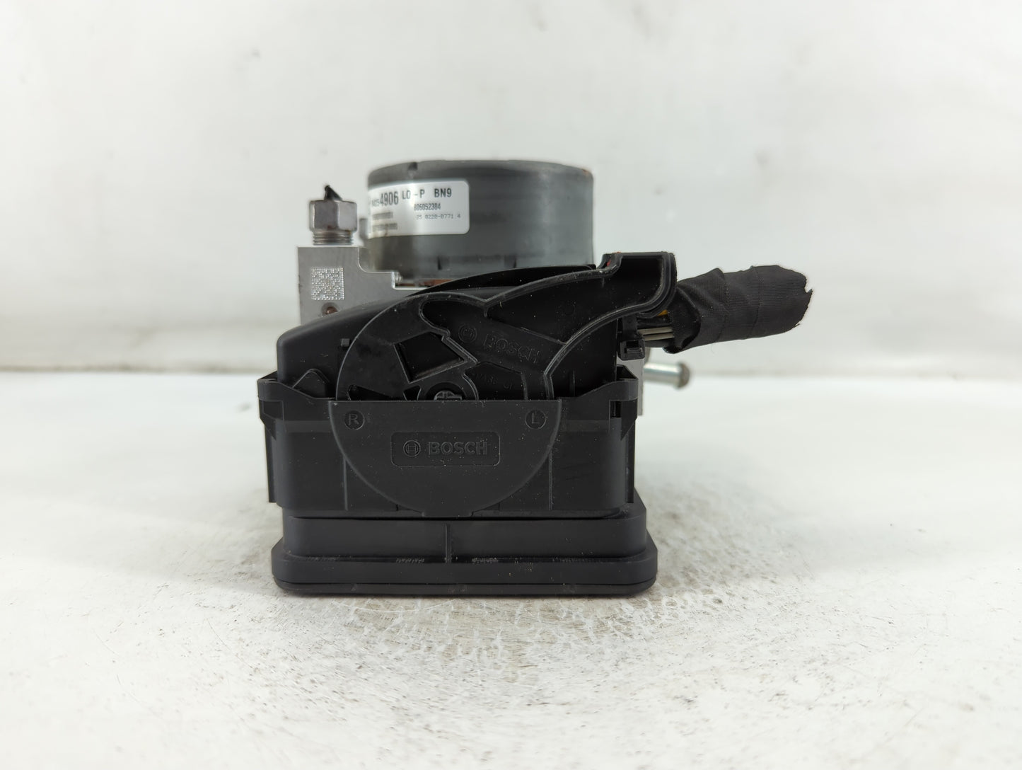 2018-2019 Chevrolet Equinox ABS Pump Control Module Replacement P/N:84254906 Fits Fits 2018 2019 2020 2021 OEM Used Auto Parts - Oemusedautoparts1.com