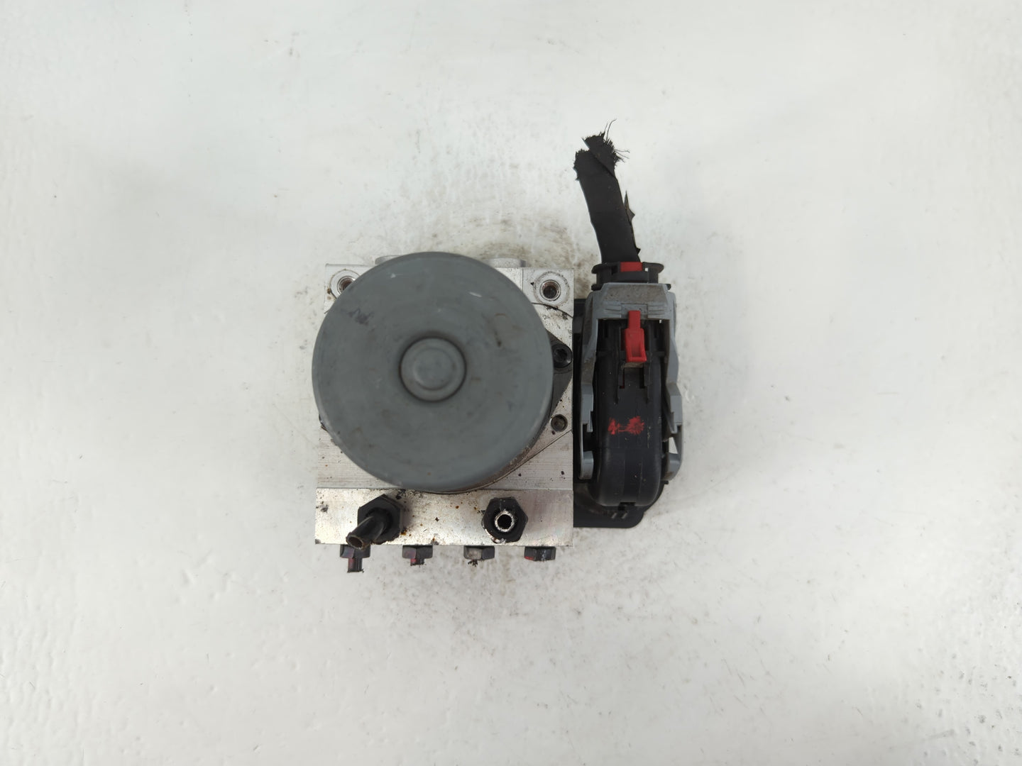 2014-2016 Kia Optima ABS Pump Control Module Replacement P/N:58500-4U701 Fits Fits 2014 2015 2016 OEM Used Auto Parts - Oemusedautoparts1.com