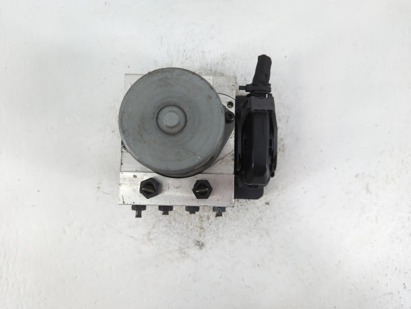 2014-2016 Kia Forte ABS Pump Control Module Replacement P/N:58900-A7200 Fits Fits 2014 2015 2016 OEM Used Auto Parts - Oemusedautoparts1.com