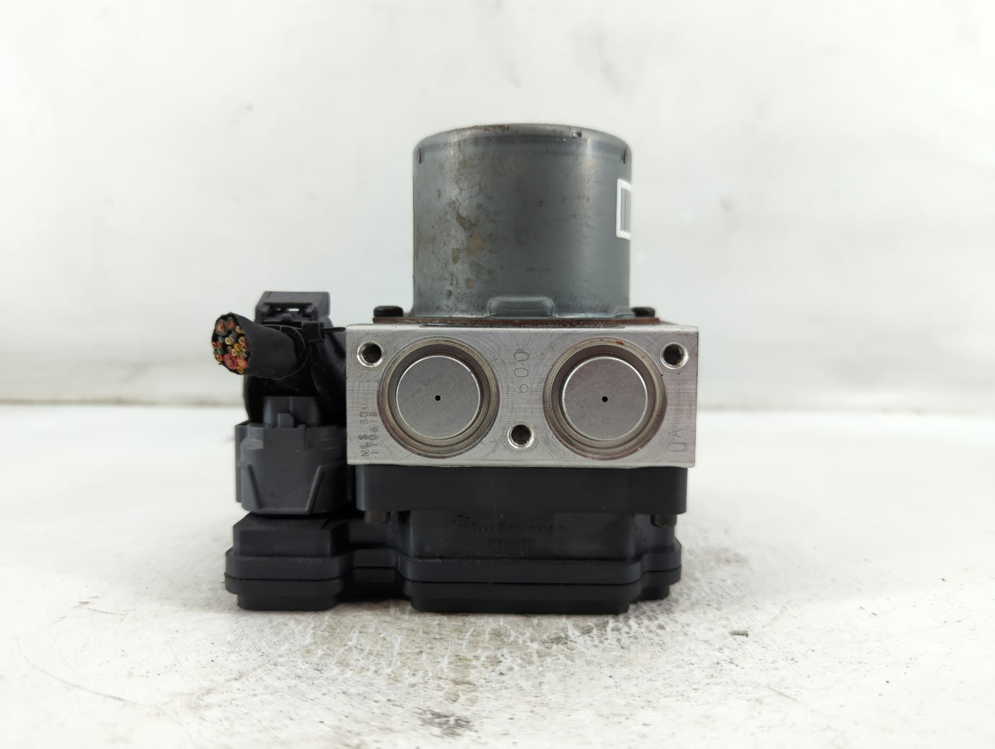 2014-2016 Kia Forte ABS Pump Control Module Replacement P/N:58900-A7200 Fits Fits 2014 2015 2016 OEM Used Auto Parts - Oemusedautoparts1.com