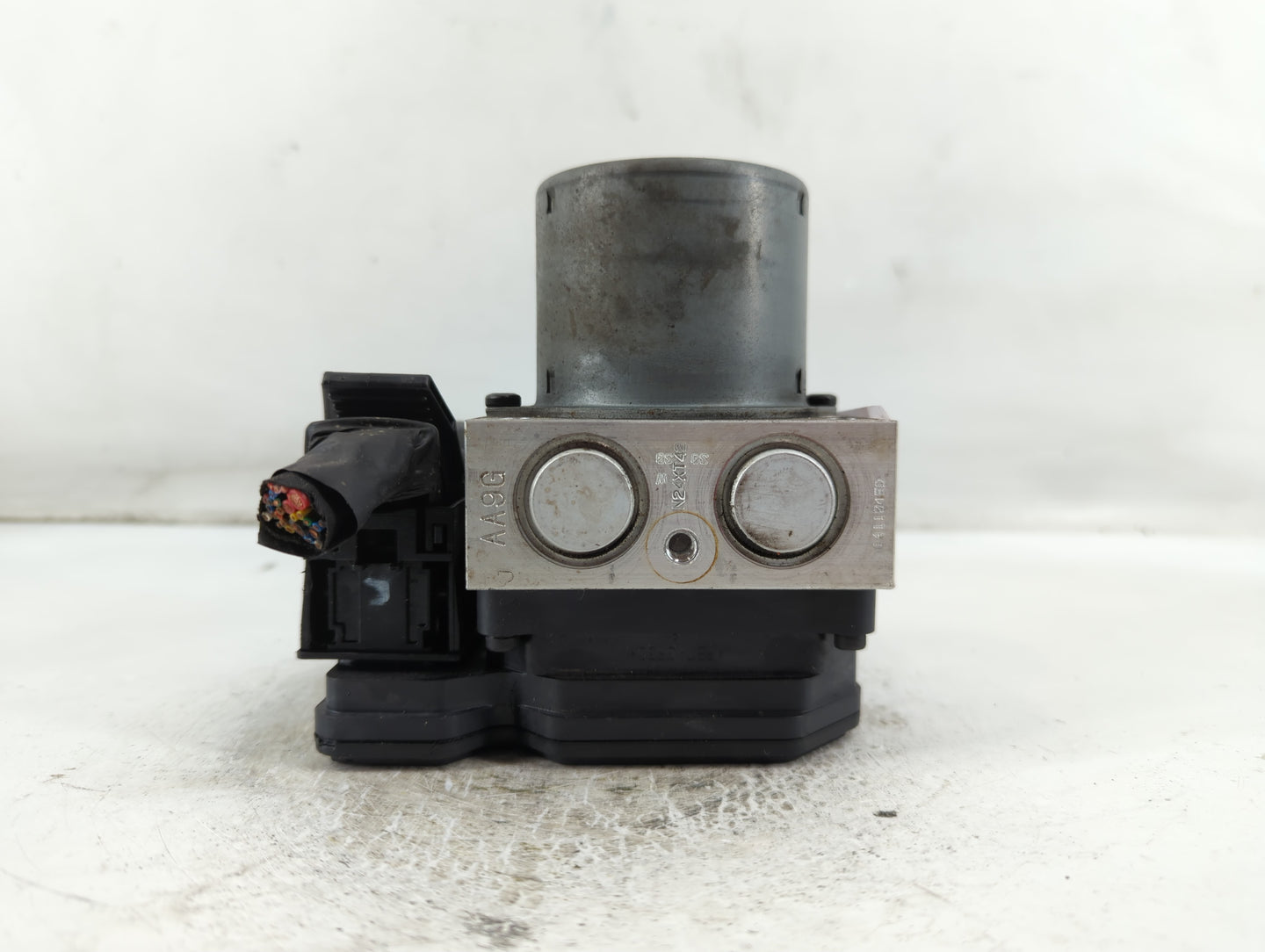 2015-2017 Hyundai Veloster ABS Pump Control Module Replacement P/N:58920-2V470 Fits Fits 2015 2016 2017 OEM Used Auto Parts - Oemusedautoparts1.com