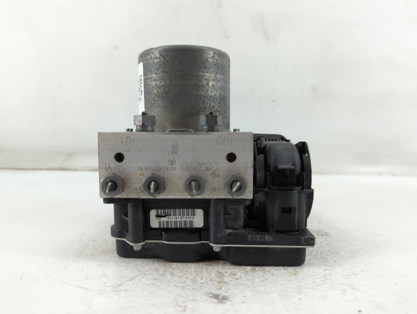 2011 Mercedes-Benz E350 ABS Pump Control Module Replacement P/N:A212 431 47 12 Fits Fits 2009 2010 2012 2013 2014 OEM Used Auto Parts - Oemusedautoparts1.com