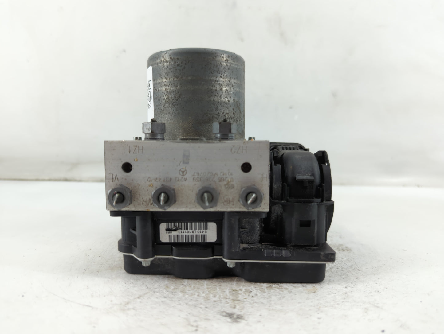 2011 Mercedes-Benz E350 ABS Pump Control Module Replacement P/N:A212 431 47 12 Fits Fits 2009 2010 2012 2013 2014 OEM Used Auto Parts - Oemusedautoparts1.com