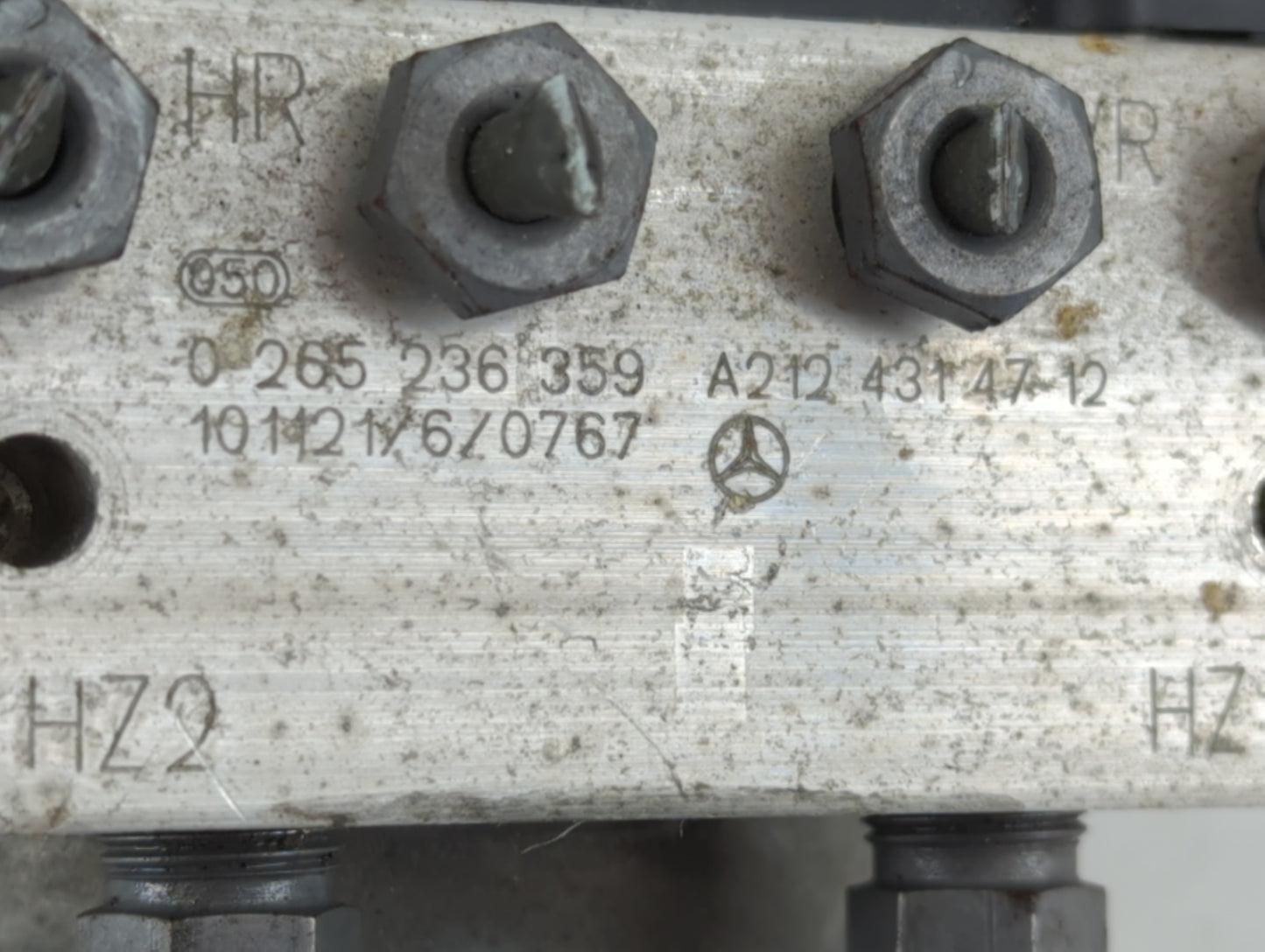 2011 Mercedes-Benz E350 ABS Pump Control Module Replacement P/N:A212 431 47 12 Fits Fits 2009 2010 2012 2013 2014 OEM Used Auto Parts - Oemusedautoparts1.com