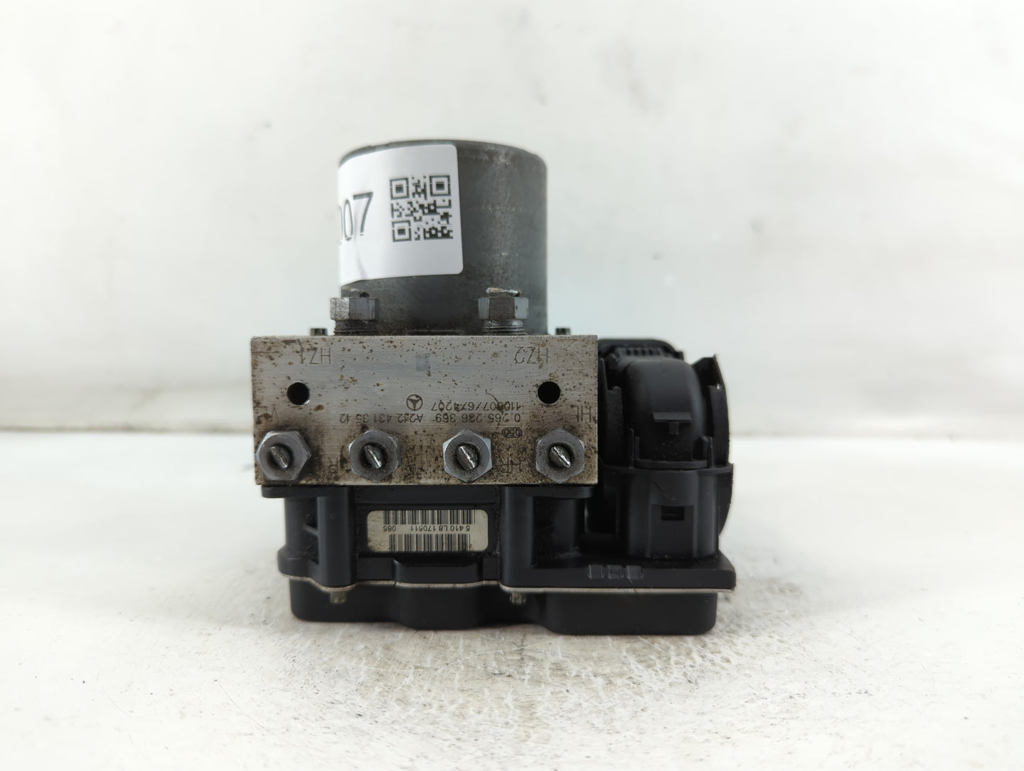 2015-2016 Mercedes-Benz E350 ABS Pump Control Module Replacement P/N:A 212 431 35 12 Fits Fits 2015 2016 2017 OEM Used Auto Parts - Oemusedautoparts1.com