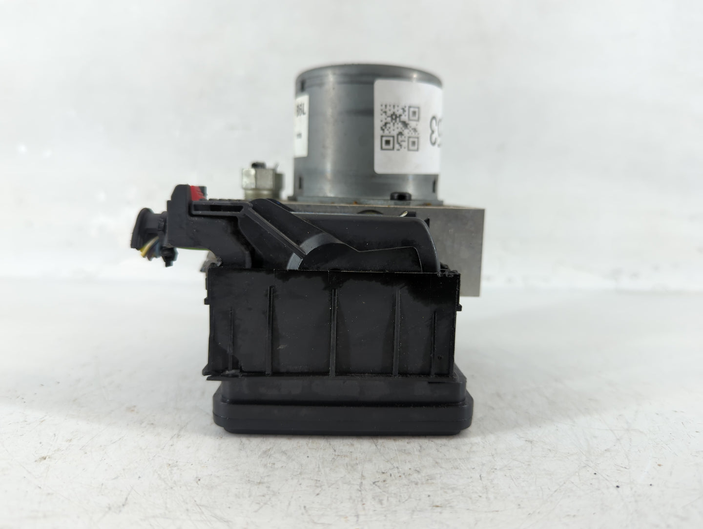 2017-2021 Chevrolet Trax ABS Pump Control Module Replacement P/N:42643519 Fits Fits 2017 2018 2019 2020 2021 OEM Used Auto Parts - Oemusedautoparts1.com