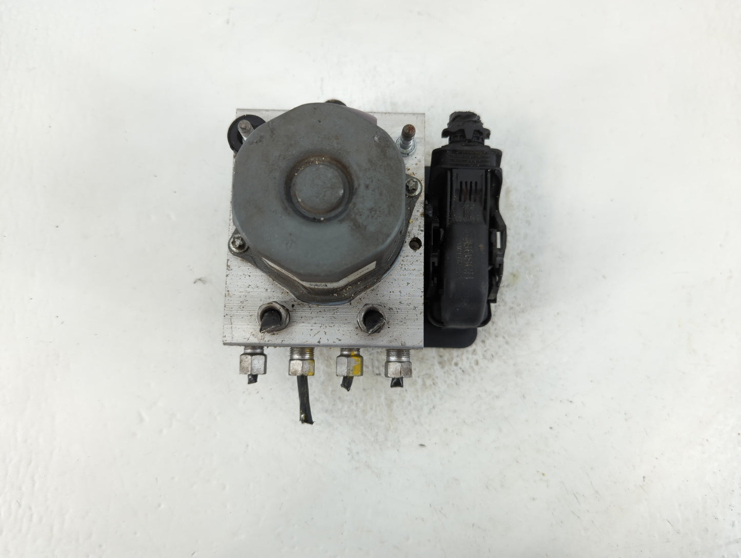 2012 Chrysler Town & Country ABS Pump Control Module Replacement P/N:P05154911AE Fits OEM Used Auto Parts - Oemusedautoparts1.com