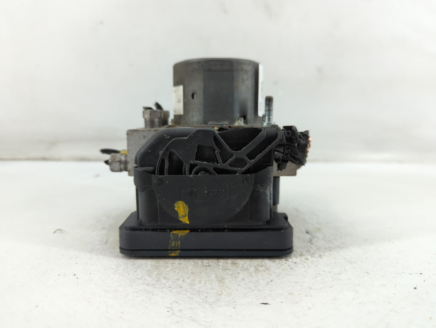 2012 Chrysler Town & Country ABS Pump Control Module Replacement P/N:P05154911AE Fits OEM Used Auto Parts - Oemusedautoparts1.com