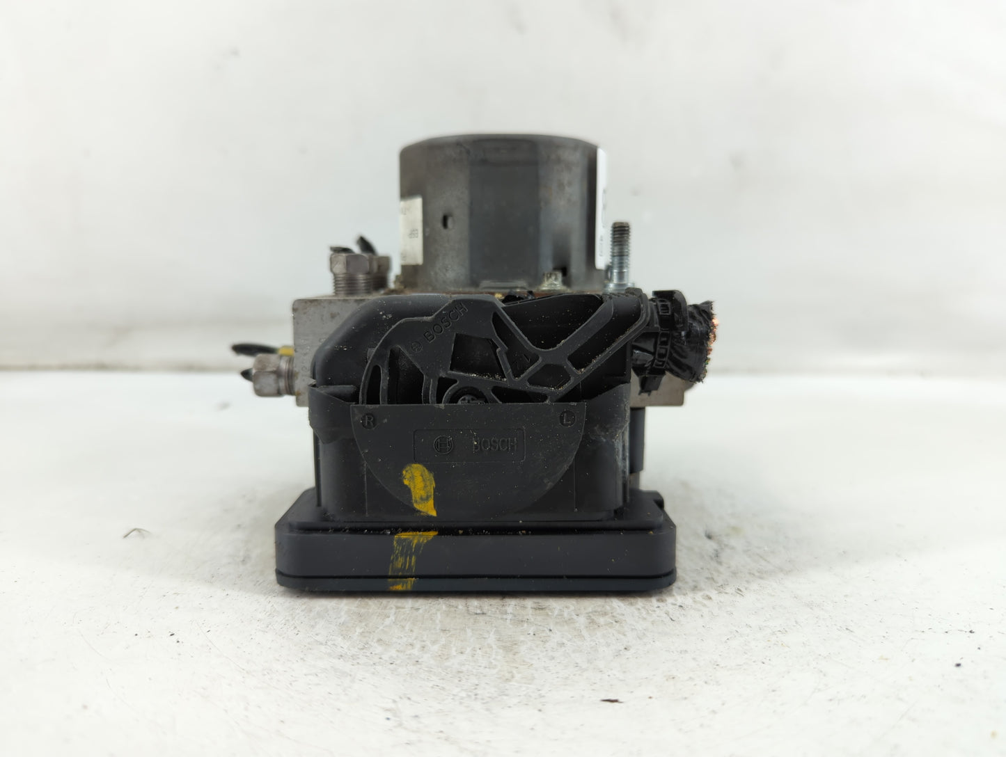 2012 Chrysler Town & Country ABS Pump Control Module Replacement P/N:P05154911AE Fits OEM Used Auto Parts - Oemusedautoparts1.com