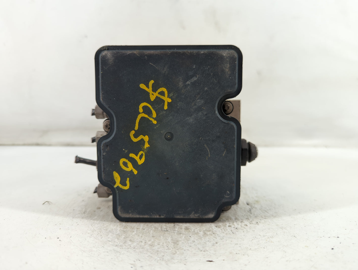2012 Chrysler Town & Country ABS Pump Control Module Replacement P/N:P05154911AE Fits OEM Used Auto Parts - Oemusedautoparts1.com