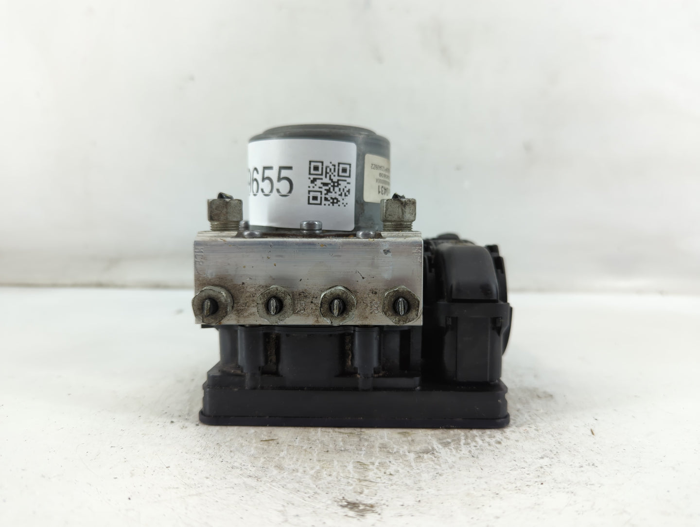 2017-2020 Chevrolet Impala ABS Pump Control Module Replacement P/N:84020431 Fits Fits 2017 2018 2019 2020 OEM Used Auto Parts - Oemusedautoparts1.com