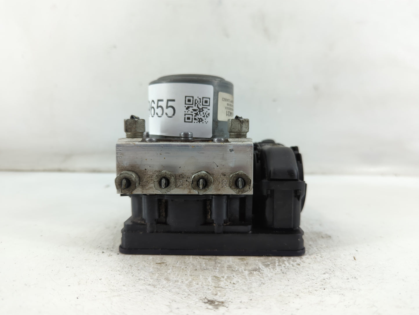 2017-2020 Chevrolet Impala ABS Pump Control Module Replacement P/N:84020431 Fits Fits 2017 2018 2019 2020 OEM Used Auto Parts - Oemusedautoparts1.com