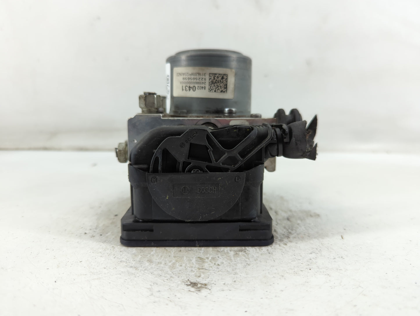 2017-2020 Chevrolet Impala ABS Pump Control Module Replacement P/N:84020431 Fits Fits 2017 2018 2019 2020 OEM Used Auto Parts - Oemusedautoparts1.com