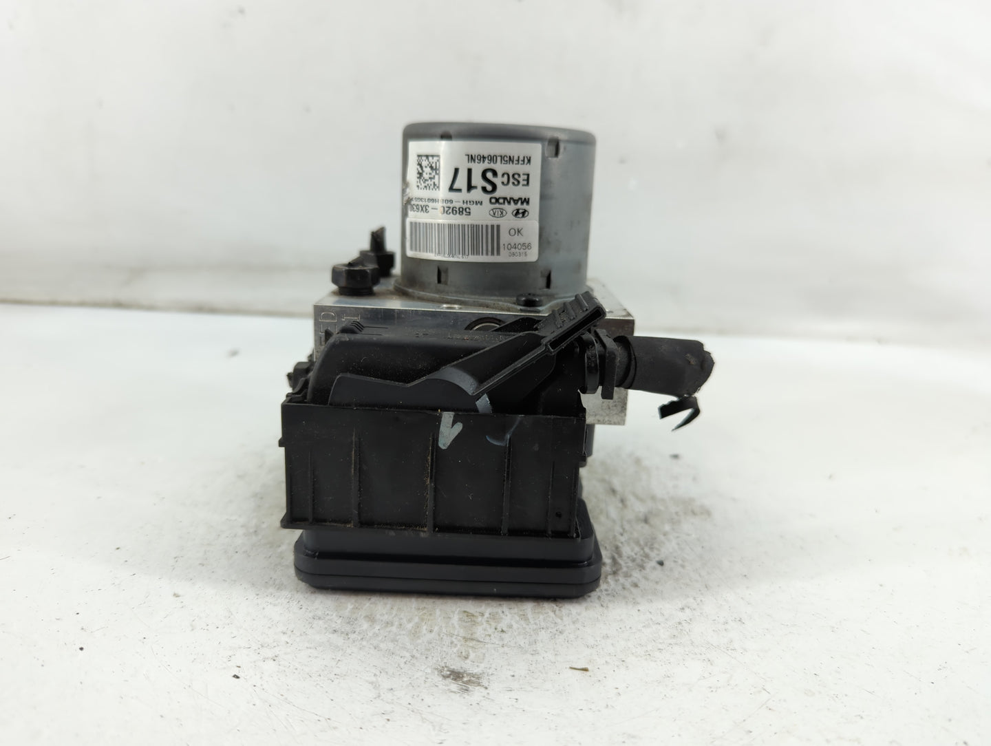 2014-2016 Hyundai Elantra ABS Pump Control Module Replacement P/N:58920-3X630 Fits Fits 2014 2015 2016 OEM Used Auto Parts - Oemusedautoparts1.com
